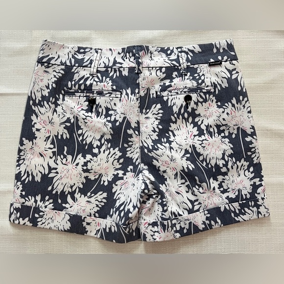 Dear John Women's Floral Shorts - Navy, White, and Pink Size 29 - Picture 7 of 9
